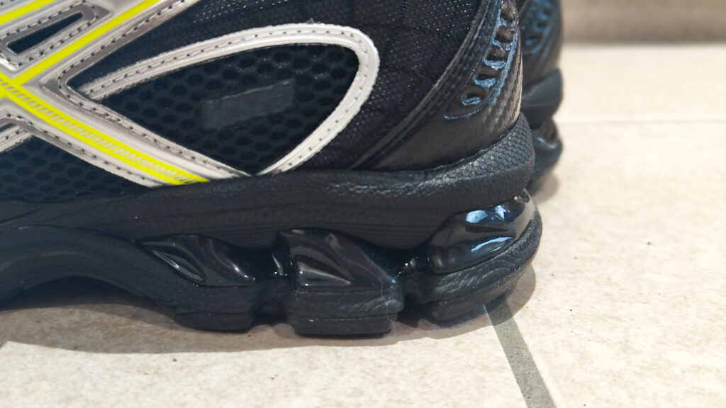 Kith for ASICS GEL-NIMBUS 10.1のゲル部分の写真