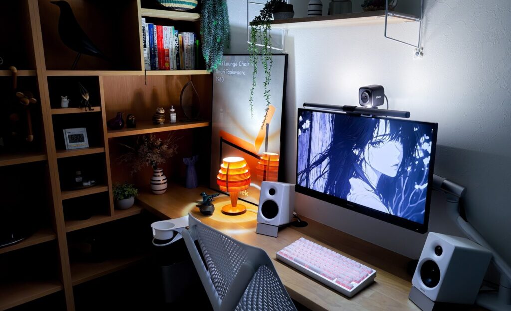 実際の設置例：ノートPCとM60でコンパクトかつ高音質なリスニング環境が実現