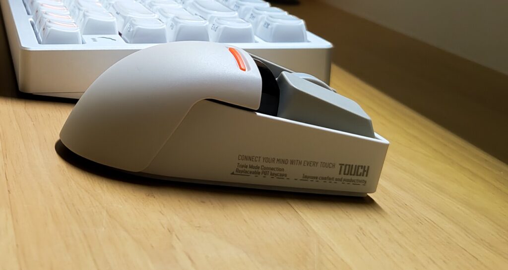 LOFREE Touch PBT ワイヤレスマウスの印字が見える画像