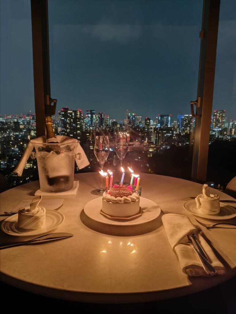 ウェスティンホテル東京のケーキとシャンパン