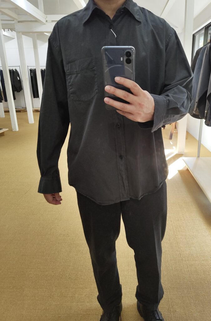 cornierのGARMENT DYED FINX COTTON TWILL BIG SHIRTS着用写真