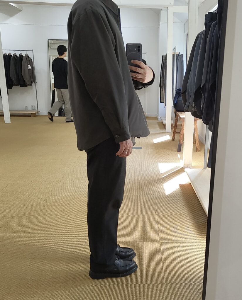 cornierのBRAZIL SILK COTTON INSULATED SHIRTS着用写真