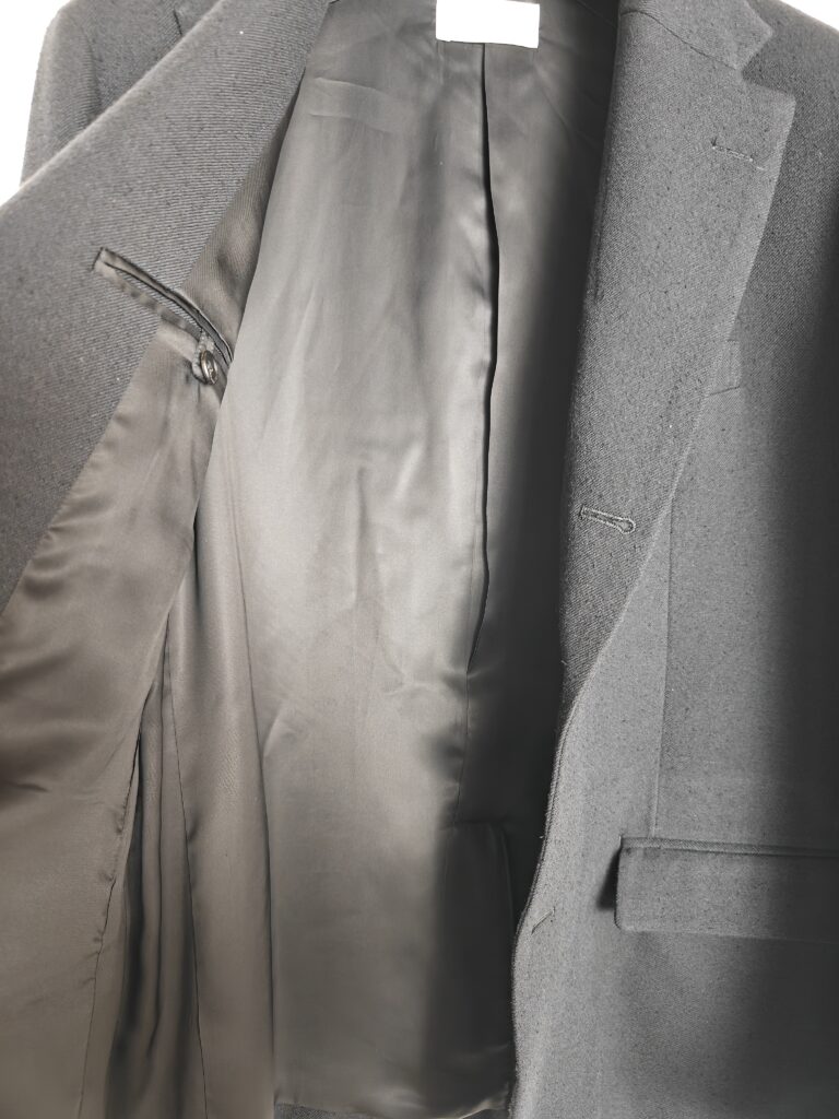 Cornierのシルクネップオーバーサイズジャケットの裏地