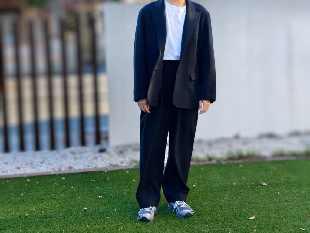 Cornierのシルクネップセットアップの着用画像