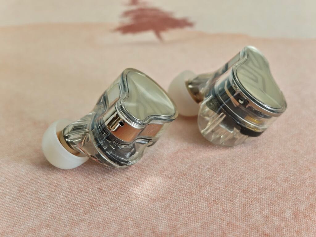 SOUNDPEATS H3の外観