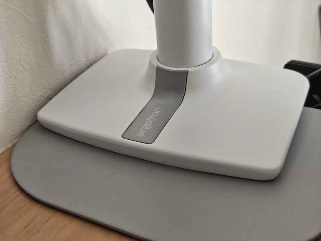 エルゴトロンLXのクランプ部分