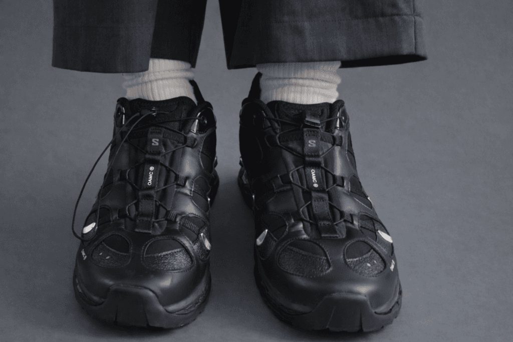 XT-Quest着用画像。クイックレースを出しっぱなしと収納の比較