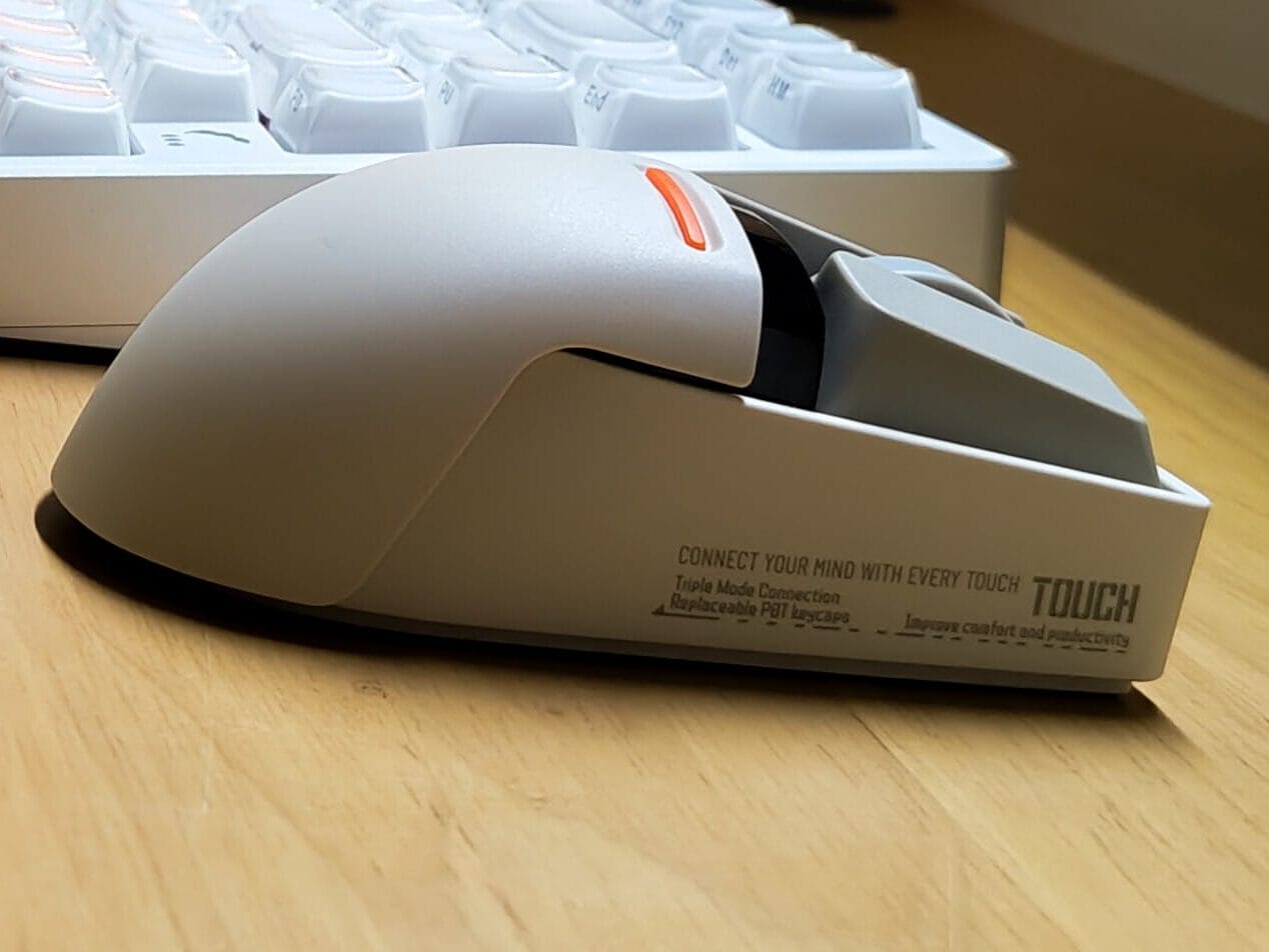 LOFREE Touch PBT ワイヤレスマウスの印字が見える画像