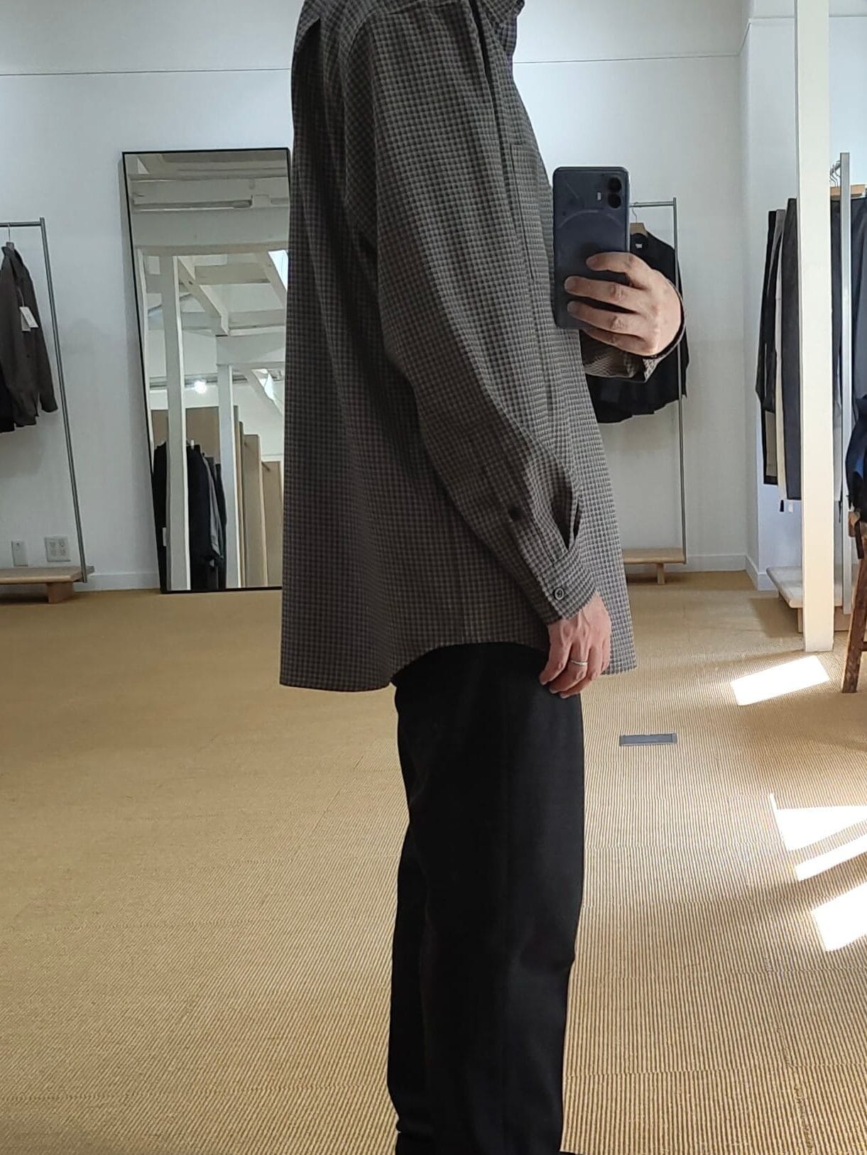 cornierのSuper160's WOOL/SILK CHECK SHIRTS着用写真