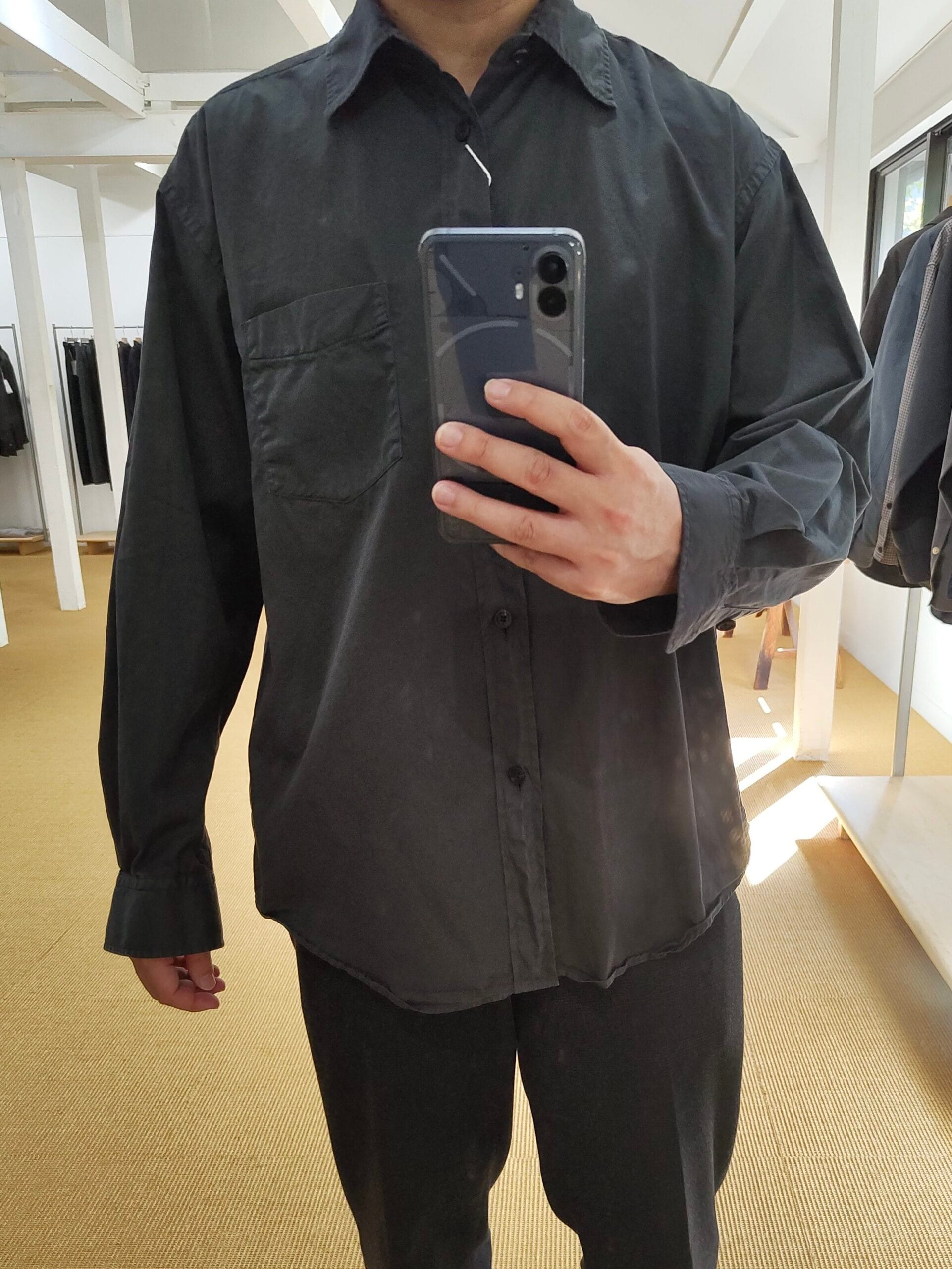 cornierのGARMENT DYED FINX COTTON TWILL BIG SHIRTS着用写真