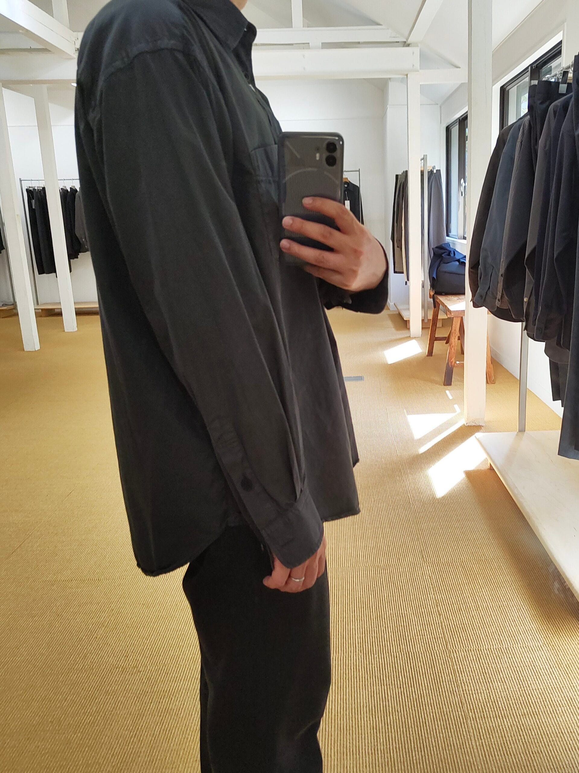 cornierのGARMENT DYED FINX COTTON TWILL BIG SHIRTS着用写真