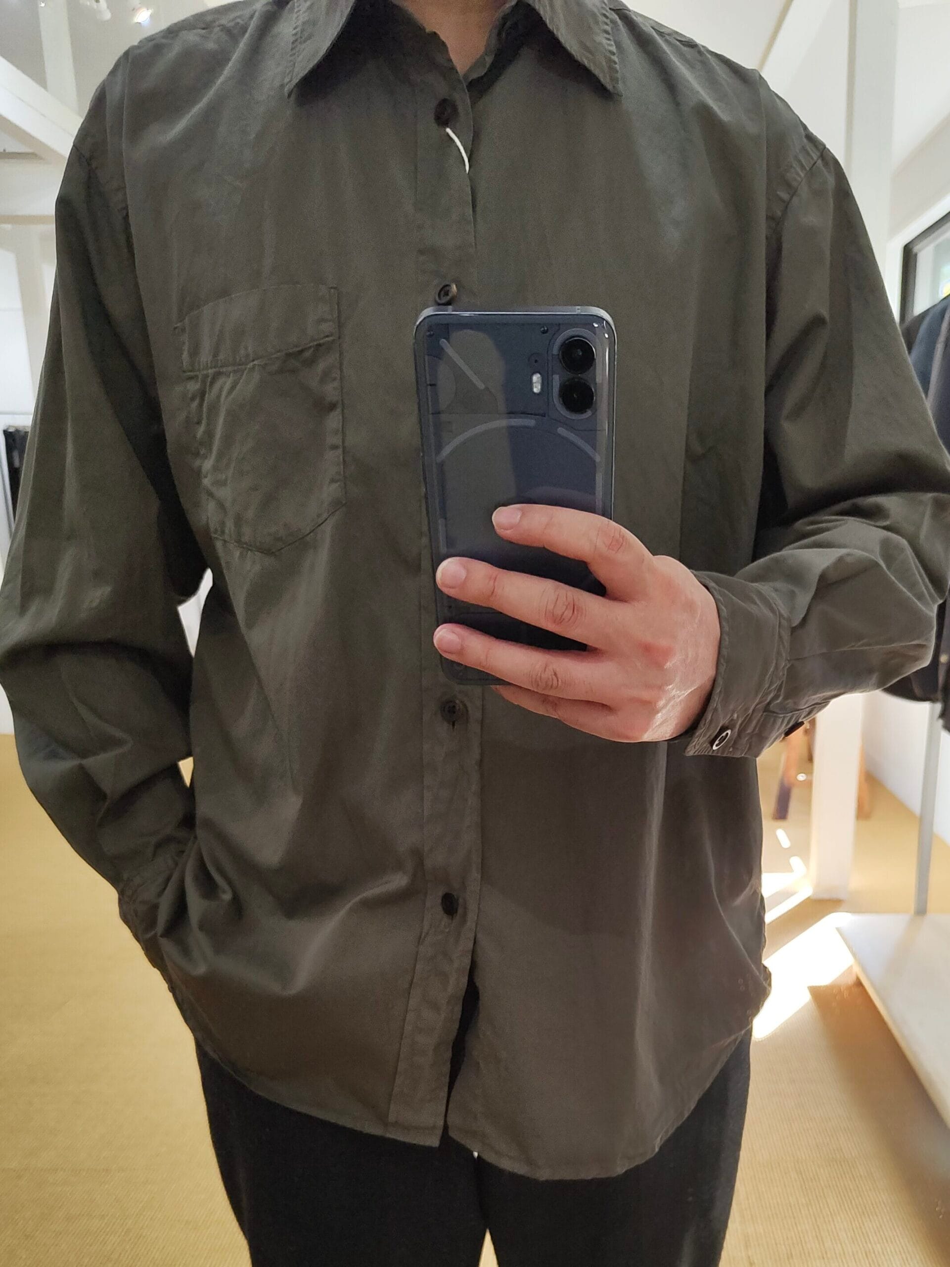 cornierのGARMENT DYED FINX COTTON TWILL BIG SHIRTS着用写真