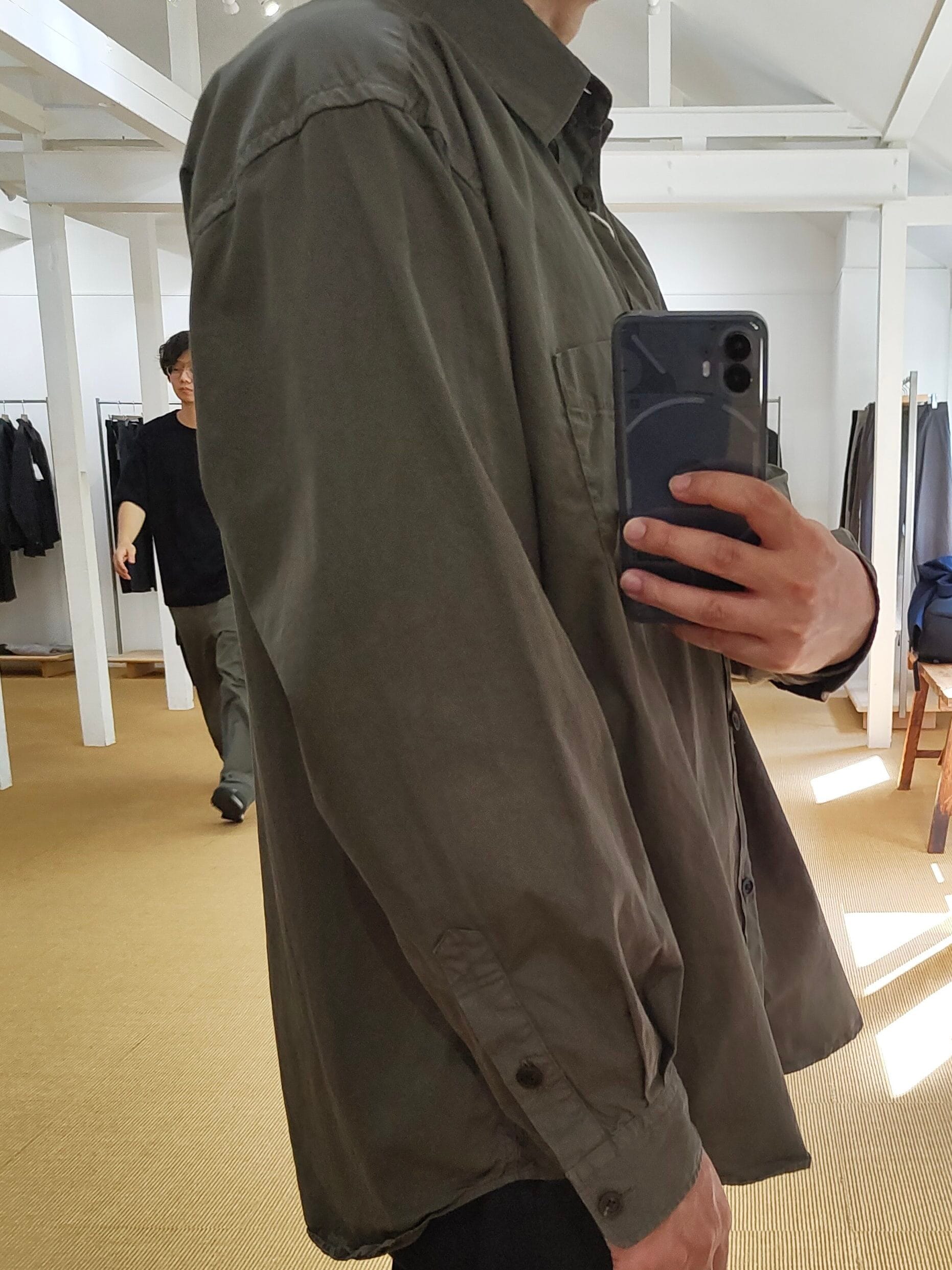 cornierのGARMENT DYED FINX COTTON TWILL BIG SHIRTS着用写真