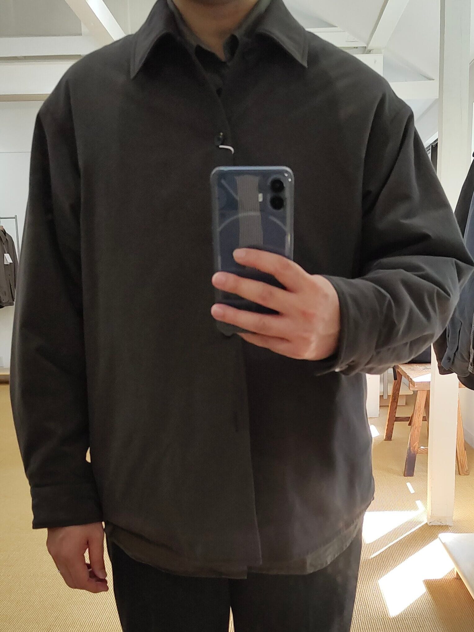 cornierのBRAZIL SILK COTTON INSULATED SHIRTS着用写真