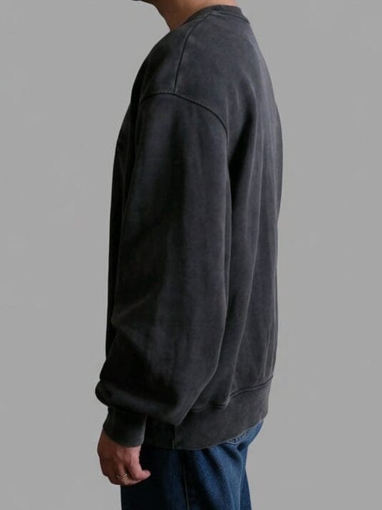 メゾンキツネの横からの着用画像