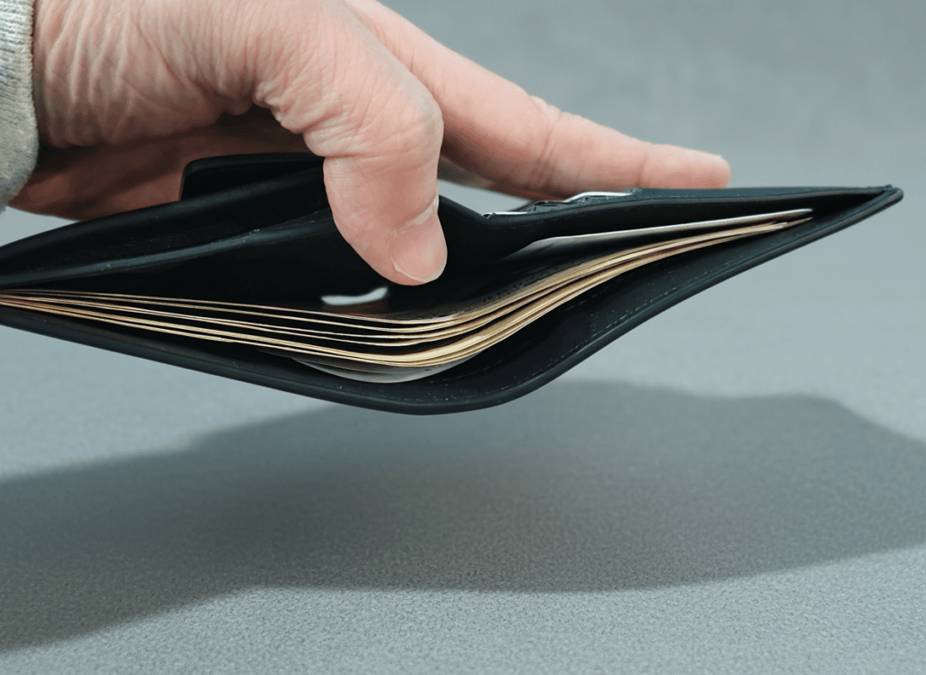 Maison Margiela「4ステッチ二つ折りウォレット」　札入れ